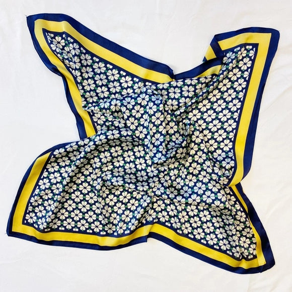 Four Petal Clover Scarf Yellow Border