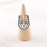 TIPI Scalloped Western Buckle Stretch Ring – Silver Tone