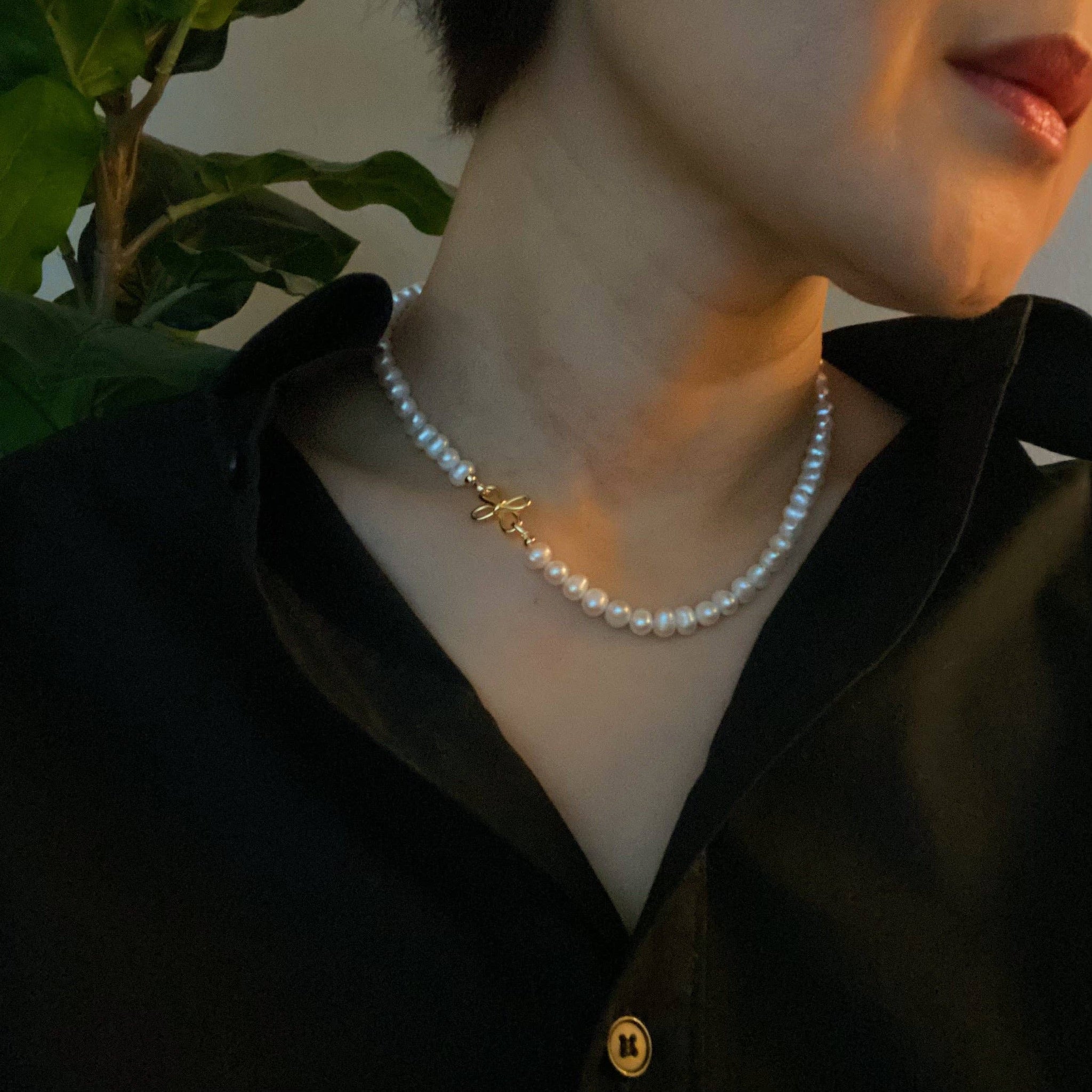 Clover Clasp Genuine Freshwater Pearl Necklace