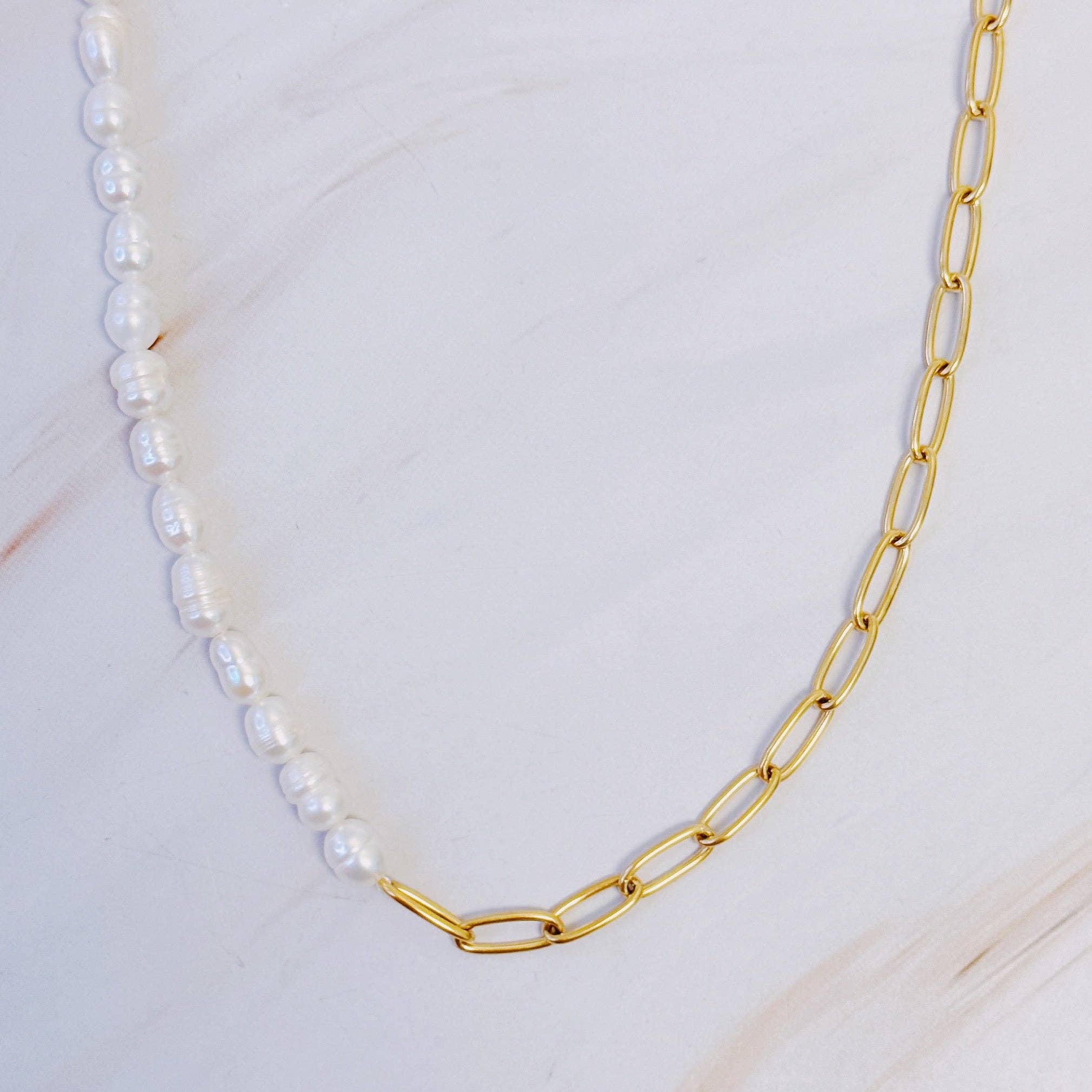 Freshwater Pearl & Chain Necklace – Gold