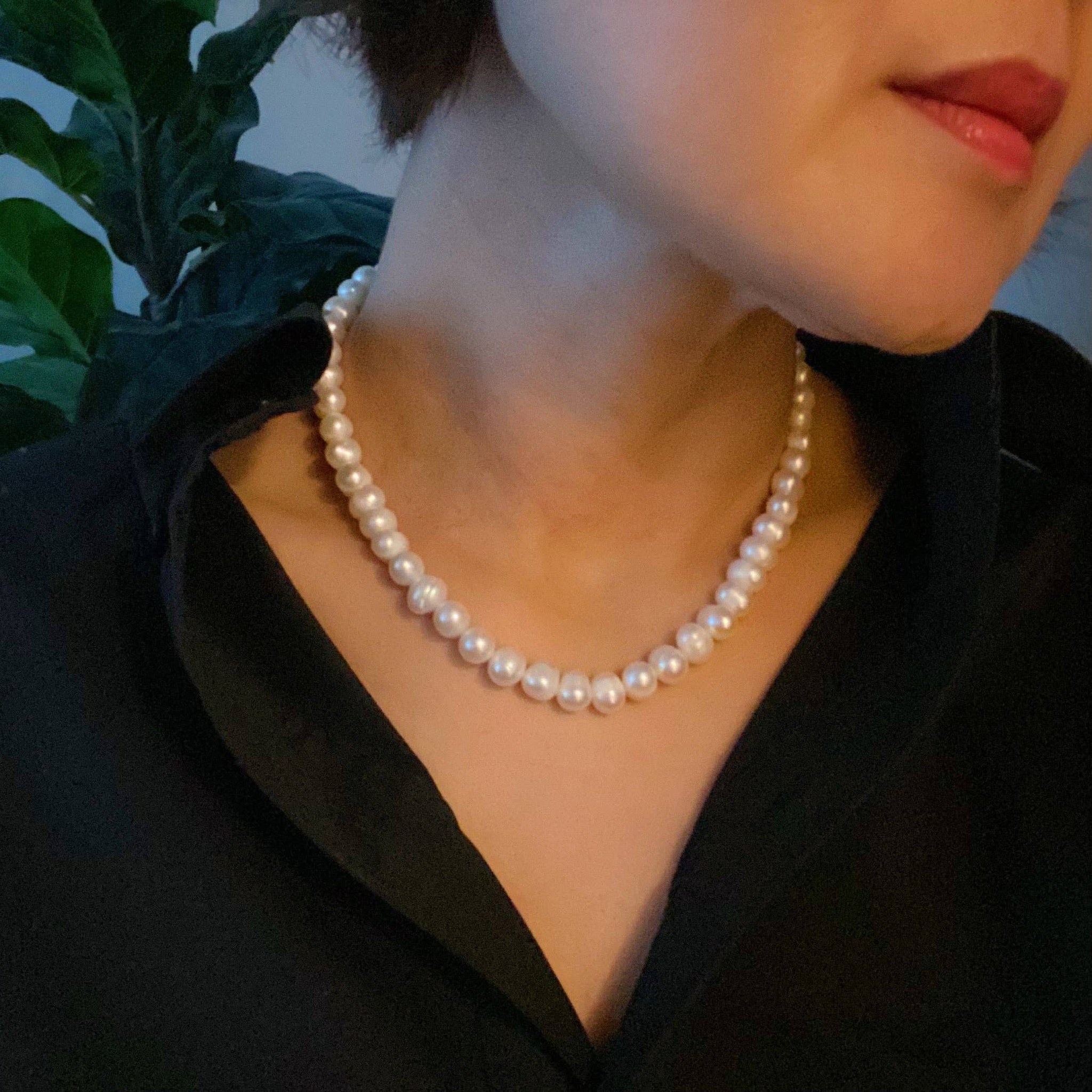 Clover Clasp Genuine Freshwater Pearl Necklace