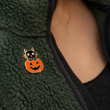 Black Cat & Pumpkin Enamel Pin – Halloween Jack-o'-Lantern