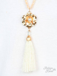 Shimmering Daisy Tassel Necklace Pink White Gold