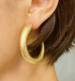 So Smooth Daily Hoop Earrings Worn Gold
